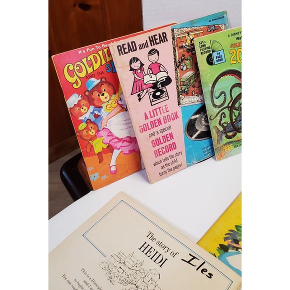 Vintage Children's Books with Disneyland 45 RPM Records 17 in total - Picture 4 of 8
